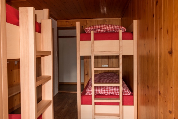 6er Zimmer Mitte mit Kajütenbetten Schlafen 4
